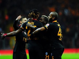 Cimbom Yarı Finalin Kapısını Araladı