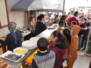 Bu Lokantada Öğrencilere 1 Gün Boyunca Yemek Ücretsiz