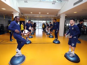Fenerbahçe’de Zenit Maçı Hazırlıkları Sürüyor