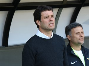 Akhisarspor Cihat Arslan İle Yollarını Ayırdı