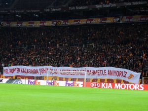 Galatasaray Taraftarından Anlamlı Pankartlar