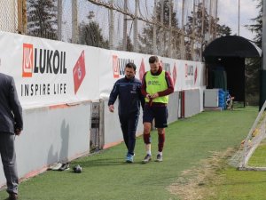 Trabzonspor’da Novak, Çıktığı İlk İdmanda Yeniden Sakatlandı