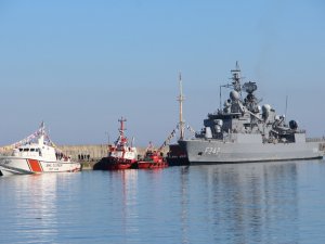 Trabzon’da Kurulan Deniz Üssünün İlk Askeri Gemisi Demirledi