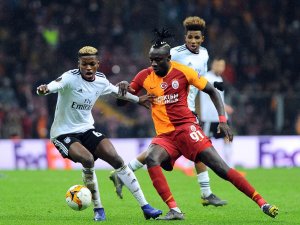 Aslan Portekiz’de Tur Peşinde