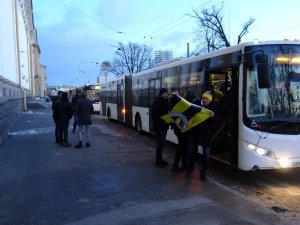 Fenerbahçeli Taraftarlar Polis Eşliğinde Stada Gitti
