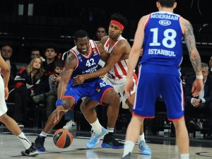 Anadolu Efes, Yunan Devini Devirdi