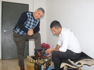 ’Kurumsal Ayakkabı Boyacısı’ İlgi Görüyor