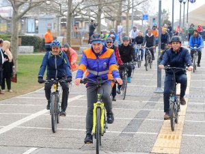 10 Kilometre Bisiklet Süren Soyer’den Bisikletlilere Müjde