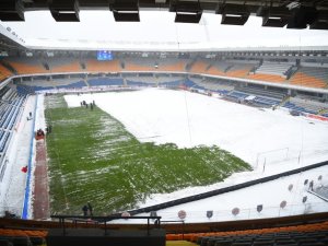 Fatih Terim Stadyumunda Kar Mesaisi