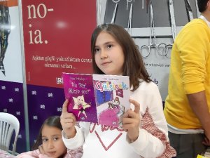 10 Yaşındaki Tuğçe İkinci Kitabını Yazdı