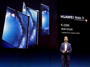 Huawei'den yeni katlanabilir telefon