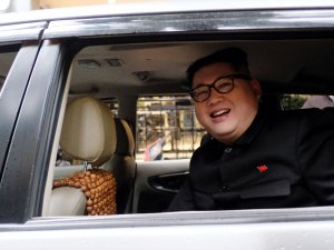 Gerçek Kim Gelirken, Benzer Kim Sınır Dışı Edildi