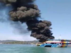 Malezya’da Feribotta Yangın Faciası