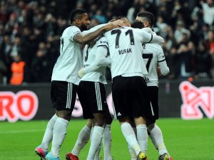 Beşiktaş, 3 Bin 82 Gün Sonra Derbide Penaltı Kazandı