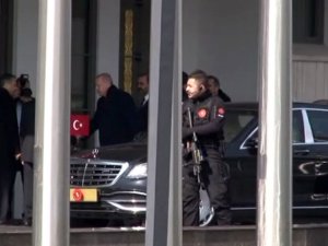 Sanatçılardan Cumhurbaşkanı’na Doğum Günü Sürprizi