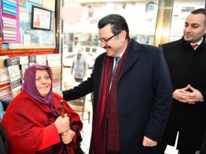 Genç, Dolmuş Ve Taksi Duraklarını Ziyaret Ederek Vatandaşlarla Görüştü