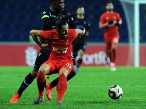 İlk Yarı Trabzonspor’un Üstünlüğüyle Bitti