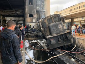 Mısır’da 25 Kişiye Mezar Olan Tren İstasyonu Görüntülendi