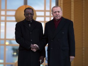 Çadlı Mevkidaşını Resmi Tören İle Karşıladı