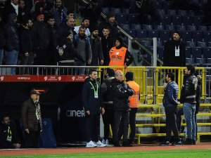 Taraftarlar Mustafa Denizli’yi İstifaya Davet Etti