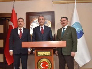 Bakan Akar Ve Komutanlar Ağrı’da