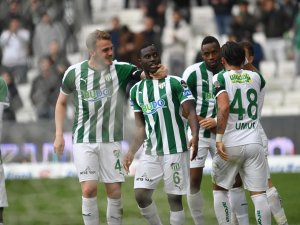 Bursa 90+7’de Güldü