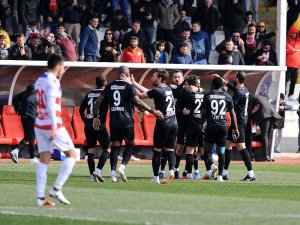 Ümraniyespor Karabükspor’u 3 Golle Geçti