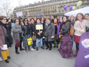 Kadınlar Günü’nde Paris’te Sokaklar Doldu