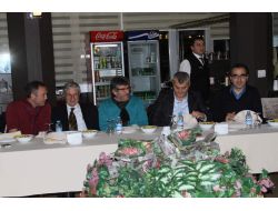 Teknik Direktör Mustafa Reşit Akçay Kulüp Personeli İle Yemekte Buluştu