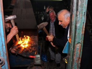 Zorluoğlu, Uzungöl’de Turizmcilerle Görüştü