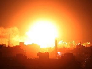 İsrail’den Gazze Şeridinde 100 Noktaya Hava Saldırısı