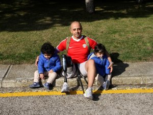 Gazilik Üniformasından Uzaklaştıramadı
