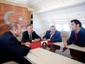 Fuat Oktay Ve Mevlüt Çavuşoğlu Tuyan Ailesine Geçmiş Olsun Dileklerini İletti