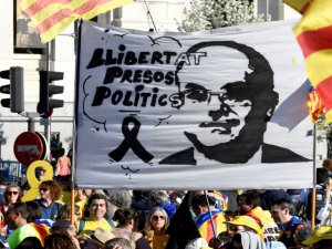 Ayrılıkçı Katalanlar Madrid’de Sokağa Çıktı