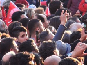 Chp Mitinginde ‘Bozkurt’ İşareti