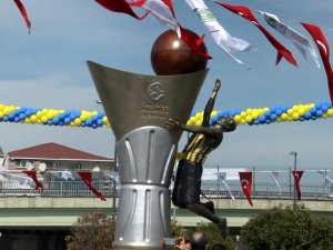 Fenerbahçe’nin Euroleague Kupasının Anıtı Açıldı