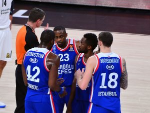 Anadolu Efes Karadağ Deplasmanında