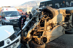Trabzon'da zincirleme trafik kazası 5 yaralı