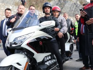 Kenan Sofuoğlu Belediye Başkan Adayıyla Motosiklete Bindi
