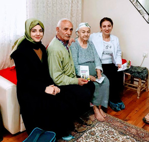 Rize'de Sağlıkçılar Yaşlılar Haftasını Unutmadı