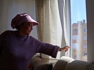 Güneşin Erittiği Kadının Yaz Kabusu