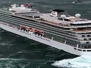 Norveç’te Turist Gemisi Bin 300 Yolcuyla Denizde Sürükleniyor