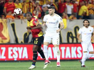 Göztepe Milli Araları Seviyor