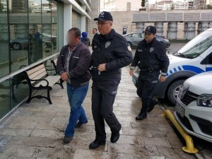 Yere Düşen 100 Lirayı Alınca Gözaltına Alındı