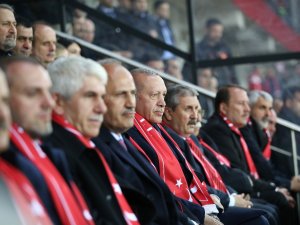 Cumhurbaşkanı Erdoğan Türkiye-moldova Maçında