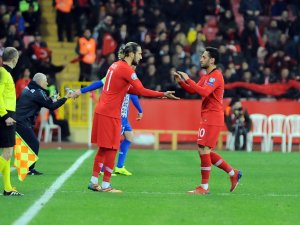 Milliler Eskişehir’de Moldava’yı Dağıttı