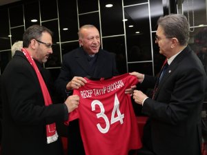 Cumhurbaşkanı Erdoğan, A Milli Takım’ı Tebrik Etti