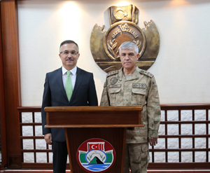 Jandarma Genel Komutanı Orgeneral Çetin, Rize Valisi Çeber’i Ziyaret Etti