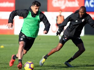 Beşiktaş, Kondisyon Ve Taktik Çalıştı