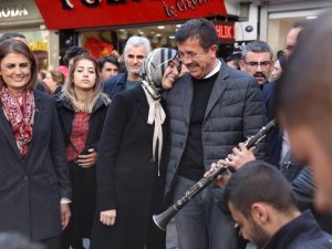 Zeybekci’den Sokak Konseri